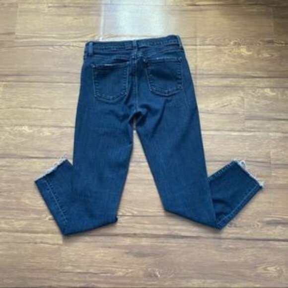 J Brand‎ Capri Distress Size 26 - Picture 2 of 11